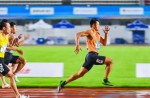 10秒05！“飛人”謝震業(yè)雨中奪冠！在同欣跑道上跑平賽季最佳成績！